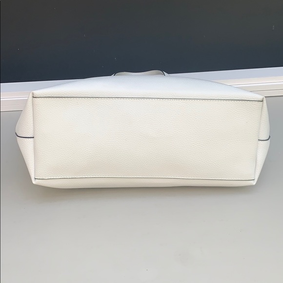 Victoria’s Secret tote white large leather bag. - Picture 5 of 8